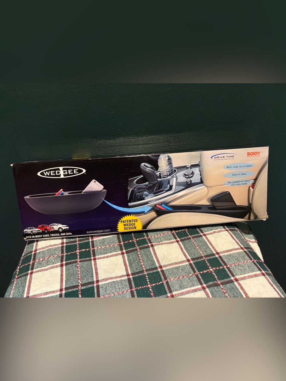 NIB Wedgee Car Seat Gap Filler - Black